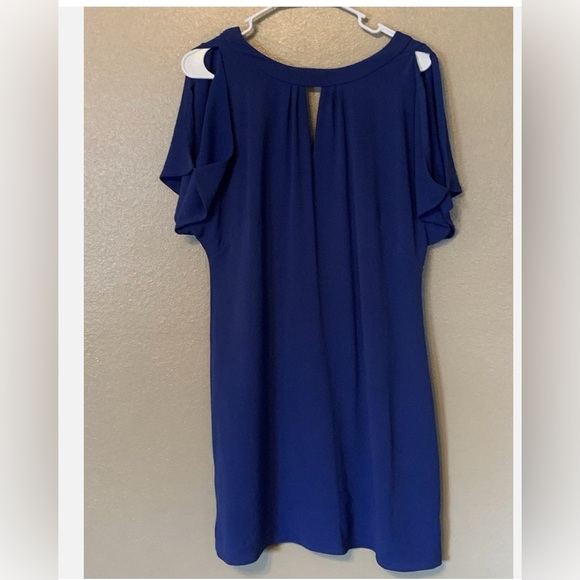 White House Black Market Dresses & Skirts - White House Black Market Periwinkle Cold Shoulder Shift Dress size 4 Watch VIDEO